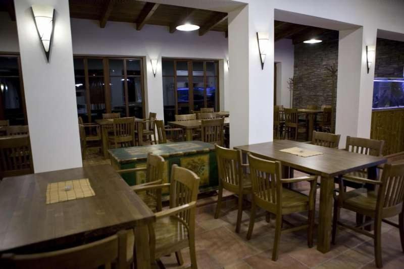 Farmarska Basta Hotel Velky Ujezd ภายนอก รูปภาพ